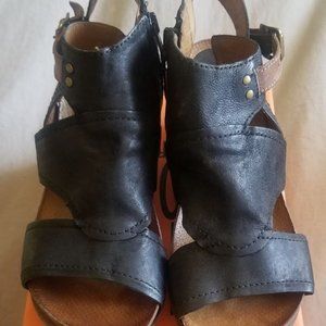 Miz Mooz black "Scout" Leather sandal 39